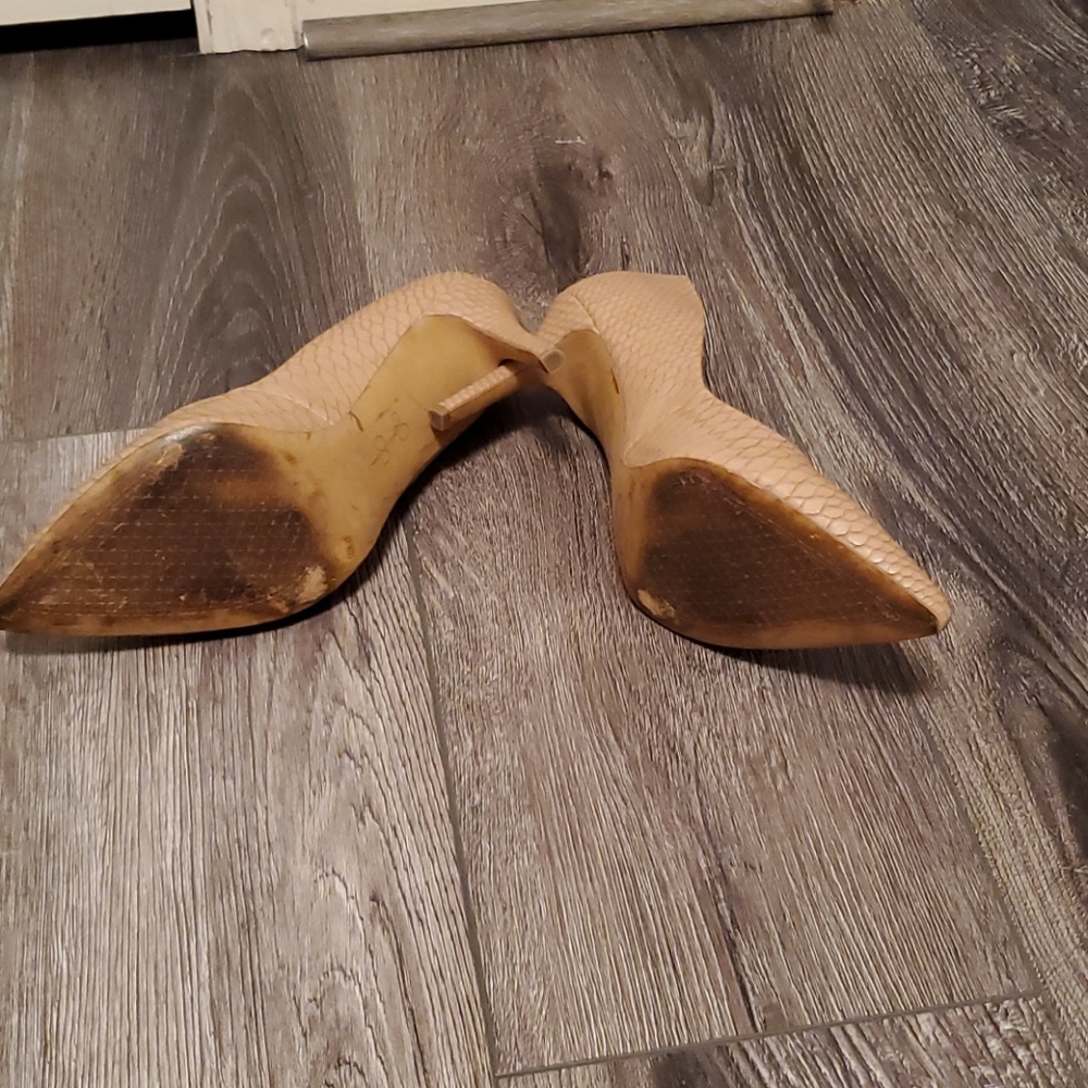 Shoes 👞 - Picture 3 of 5